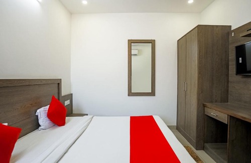 Mahipalpur Extension Hotel | OYO Stars Villa