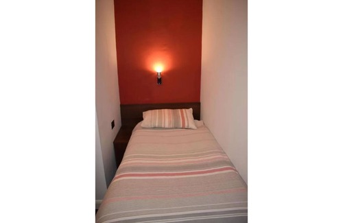 Swindon Hotel | OYO Swandown Hotel