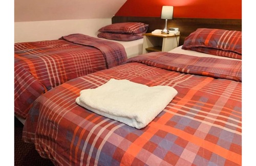 Swindon Hotel | OYO Swandown Hotel