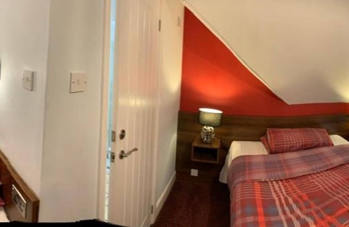 Swindon Hotel | OYO Swandown Hotel