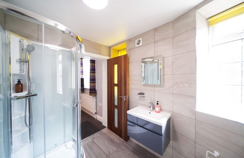 Tokyngton Hotel | OYO The Arch, Wembly Stadium