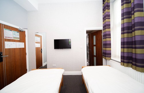 Tokyngton Hotel | OYO The Arch, Wembly Stadium