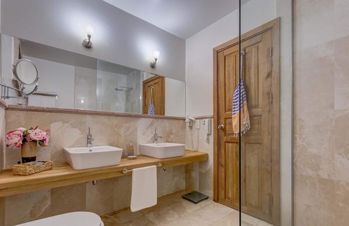 Oludeniz City Center Hotel | Oyster Residences