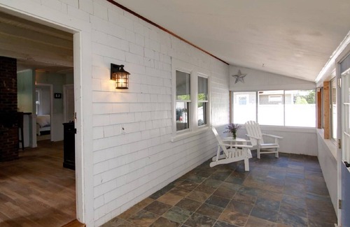 Osterville House | Oyster Villa - Baby Friendly with Beach Pass