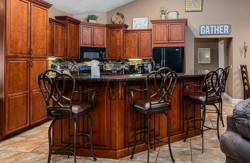 Fieldstone Bluffs House | Ozark Mountain views! Family! Quiet area!