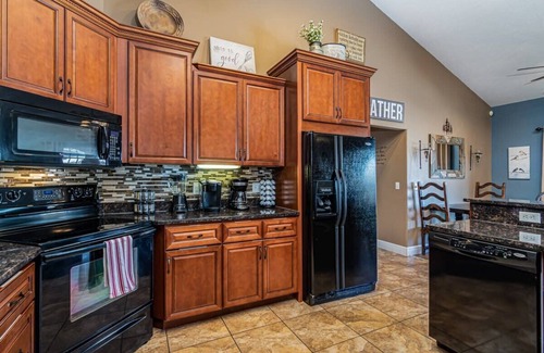 Fieldstone Bluffs House | Ozark Mountain views! Family! Quiet area!