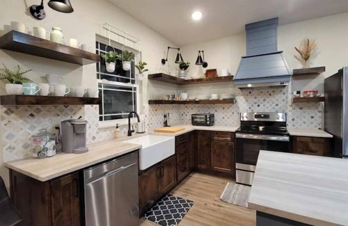 Nixa House | Ozarks WonderWoods