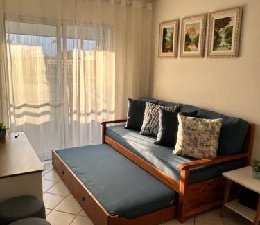 Centro Apartment | Pé na Areia com serviço de praia, Bertioga