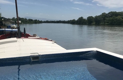 Villeneuve-les-Avignon Bed & Breakfast | Péniche le Hasard
