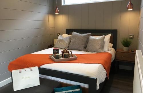 Bethesda House | P23 - Studio Pod with Hot Tub