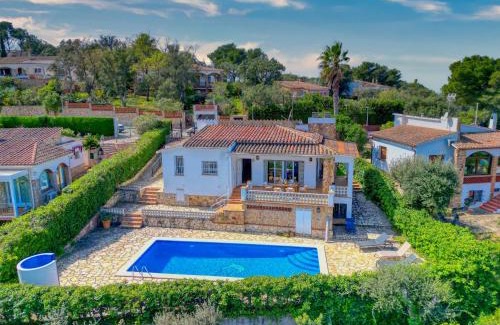 Pals House | P37 Villa