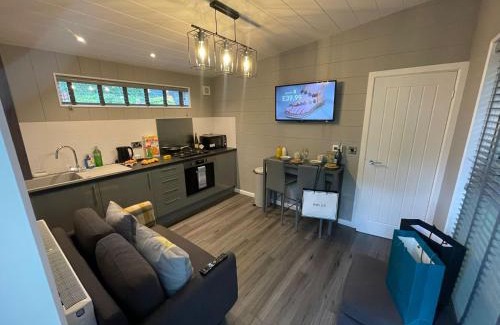 Bethesda House | P56 - Studio Pod with Hot Tub