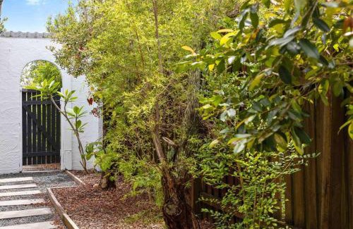 Sunshine Beach Apartment | PA2 Stunning Sunshine Beach apt Pets welcome