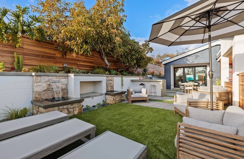 Leucadia House | Pacific Paradise: Modern Luxury Oasis in Encinitas