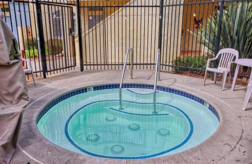 Oceano House | Pacific Plaza #105 Studio - Oyster Outlook - StudioD-King