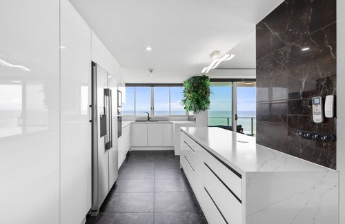 Burleigh Heads Apartment | Pacific Regis