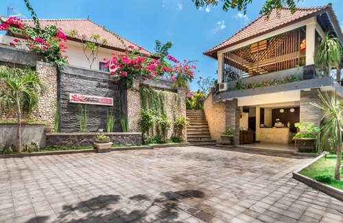 Jungut Batu Resort | Padma Kumala Hotel