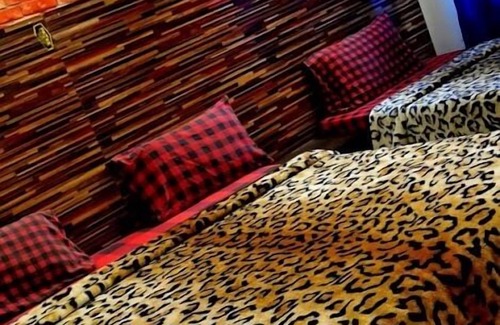 Gulshan-e-Iqbal Hotel | Palace Inn Guest House