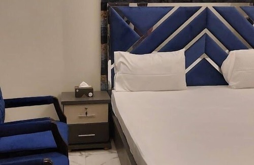 Gulshan-e-Iqbal Hotel | Palace Inn Guest House