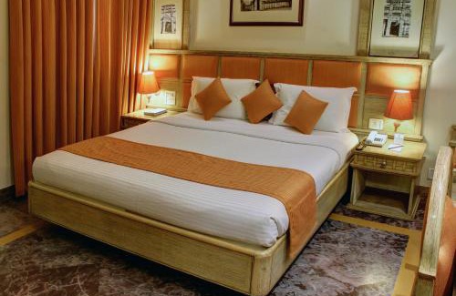 Varanasi Hotel | Palace On Ganges - Heritage Hotel