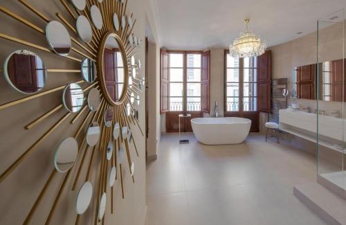 La Llotja-Born Hotel | Palacio Can Marqués by Puro