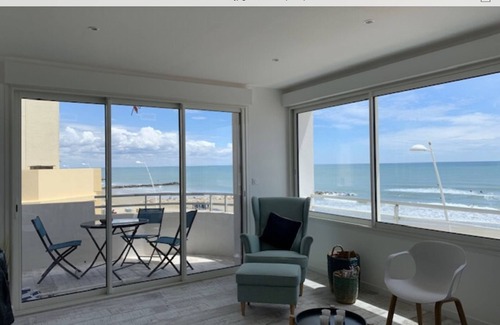 Palavas-les-Flots Apartment | Palavas Superb T3 71m2 1st line sea view