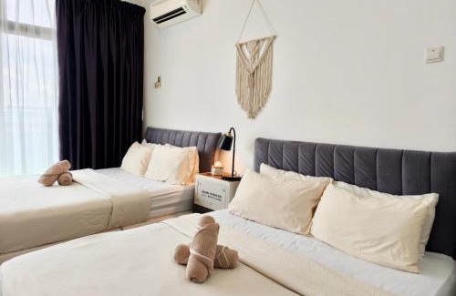 Taman Mount Austin Apartment | Palazio Mount Austin studio with Balcony 4 plus 1pax with TV box 5mins AEON 3a06