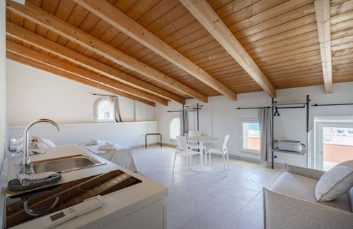 Municipio 1 Apartment | Palazzo della Torre 204 – Cozy Sea View Suite