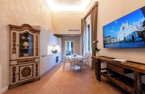 Santa Croce Apartment | Palazzo Doni by Florence Art Apartments