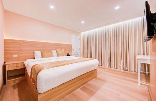 Ratchadaphisek Hotel | Palette The Travellers Hotel Bangkok
