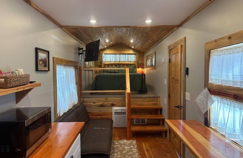 Irwin Cabin | Palisades Wheel Cabin #7