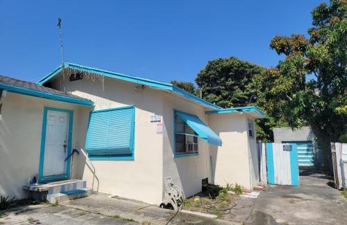 Poiciana Park II House | Palm Beach House