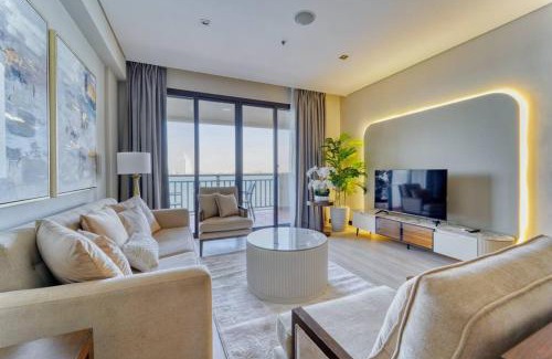 Palm Jumeirah Apartment | Palm Paradise 1BR - Beachfront Escape with Pool, Gym, Parking & Balcony