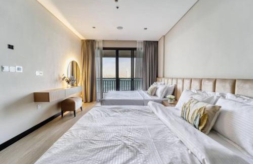 Palm Jumeirah Apartment | Palm Paradise 1BR - Beachfront Escape with Pool, Gym, Parking & Balcony