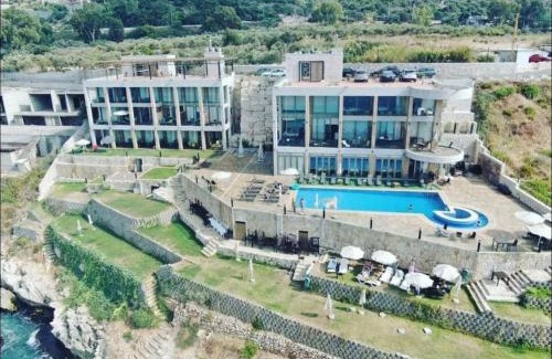 Kfardebian Hotel | Palm Paradise Beachfront Exotic Room in Batroun