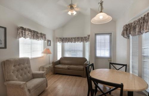 Palm Desert Resort | Palm Springs Camping Resort Loft Cabin 1