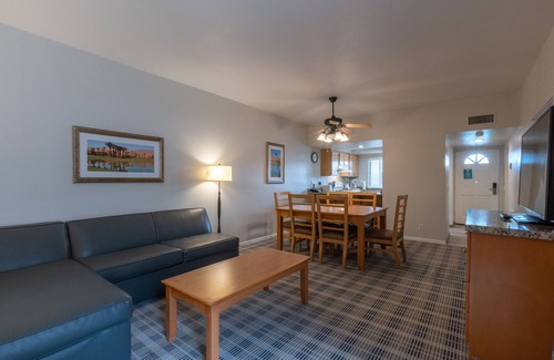 Baristo Hotel | Palm Springs Desert Gem! Outdoor Pool, Full Kitchen, Free Parking!