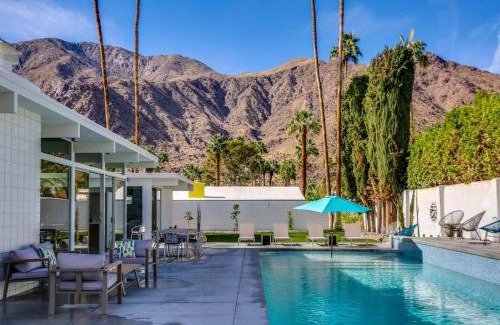 Vista Las Palmas House | Palm Springs Regal Contemporary Permit# 4106