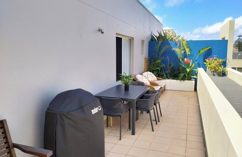 Kiama Apartment | Palm Terrace Kiama-Alfresco dine on huge terrace.nWalk to cafes, bars and shops.
