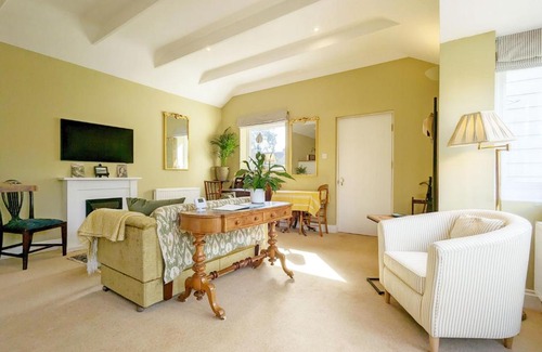 Fishbourne House | Palm Tree Cottage