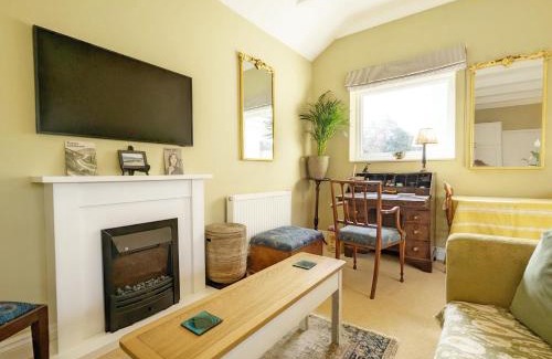 Fishbourne House | Palm Tree Cottage