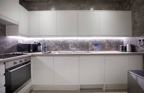 London Borough of Bromley Apartment | Palm Tree House | Namaste