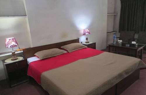 Faisalabad Hotel | Palm View Hotel