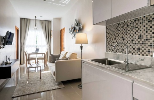 Karon Apartment | Palmetto Park Hotel and Residence