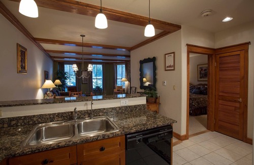 Mountain Village Cottage | Palmyra 4G by Avantstay Close to the Slopes & Town!