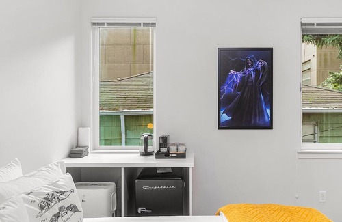 North Queen Anne House | Palpatine Sith Lord Suite