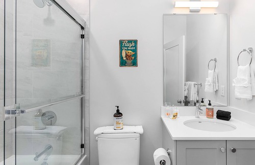 North Queen Anne House | Palpatine Sith Lord Suite