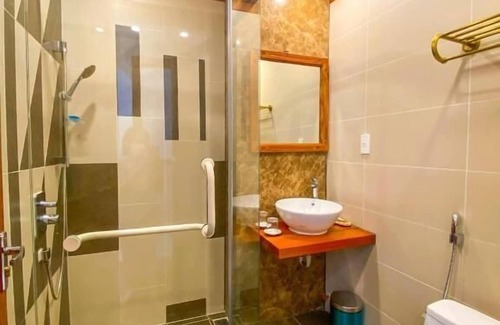 Binh Thuy Hotel | Pandora Hotel CT by Bay Luxury