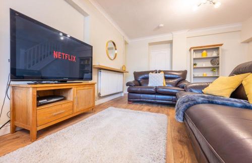 Aberkenfig House | Pandy Road by Tŷ SA