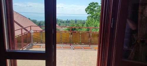 Balatonalmadi Apartment | Panoráma Apartman